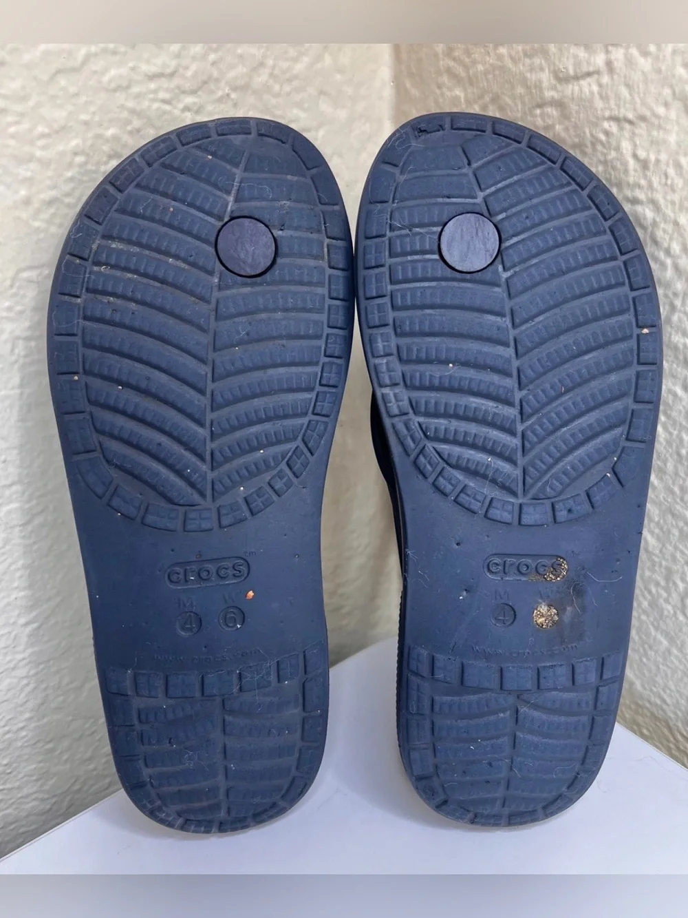 Crocs Ionic Comfort Unisex Flip Flop Sandals Boys Size  4 Girls Size  6.